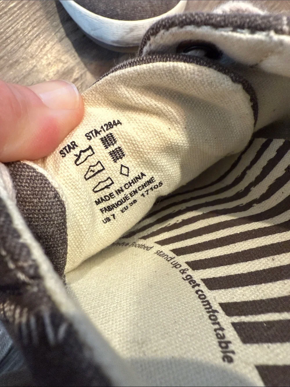 Taos‎ Star Gray Brown Canvas Low Top Lace Up Sneakers Womens 7